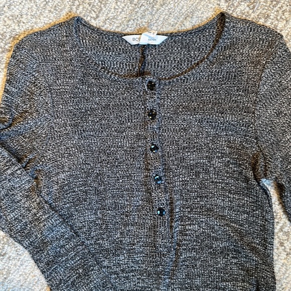 BCBG Long Tunic with side slits- size XS - Picture 2 of 6